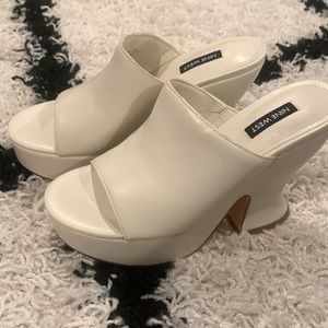 Retro vibe Nine West wedge heels